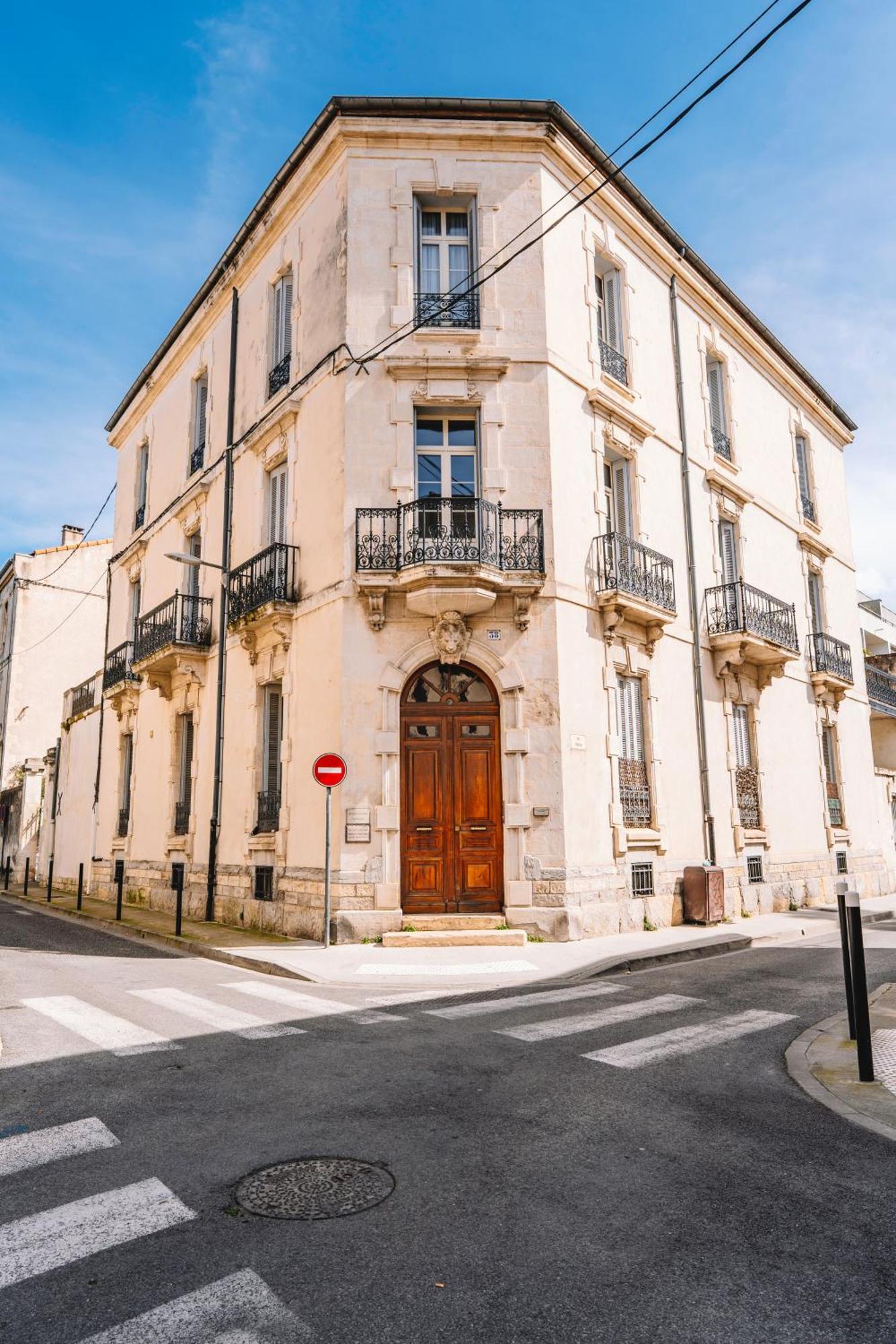 Demeure & Confort Nîmes Exterior photo